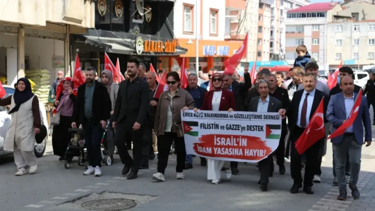 Giresun’da Filistin’e Destek Yürüyüşü Düzenlendi