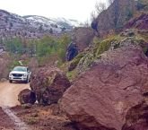 Alucra ve Şebinkarahisar’da Heyelandan Kapanan Yollar Açıldı