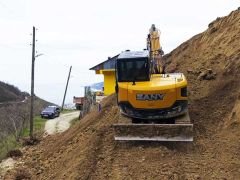 Dereli’de Heyelan Tehlikesi: Altı Boşalan Ev Kontrollü Yıkıldı