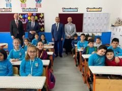 İlçe Millî Eğitim Müdürü ve İlçe Müftüsü Minik Öğrencilerle Buluştu